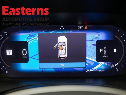 Used 2022 Volvo XC60 B5 Momentum AWD/4WD image 17