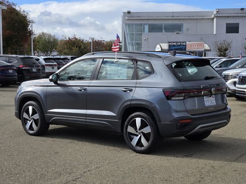 Used 2025 Volkswagen Taos S image 18