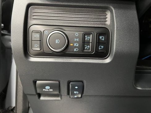 Used 2025 Ford F350 Lariat w/ Black Appearance Package image 32