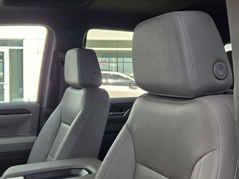 Used 2025 GMC Sierra 1500 SLT AWD/4WD image 12