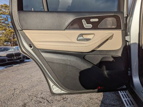 Used 2022 Mercedes-Benz GLS 450 4MATIC image 36