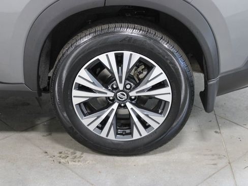 Used 2021 Nissan Rogue SV FWD image 16