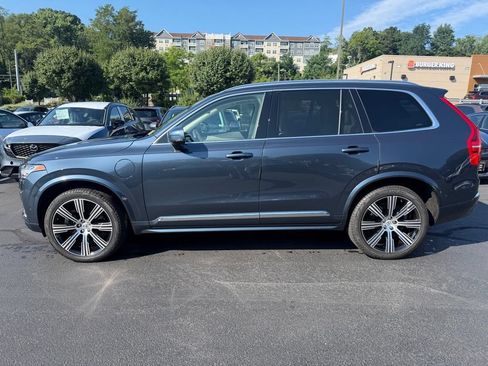 Used 2025 Volvo XC90 T8 Plus w/ Protection Package Premier AWD/4WD image 3