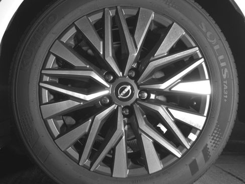 Used 2025 Nissan Altima 2.5 SV FWD image 16