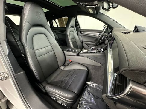Used 2023 Porsche Panamera 4 Platinum Edition w/ Smoking Package image 6