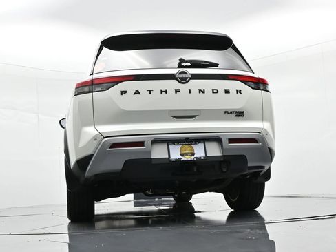 Used 2024 Nissan Pathfinder Platinum image 32