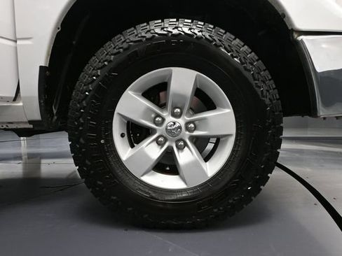 Used 2017 RAM 1500 Classic SLT AWD/4WD image 15