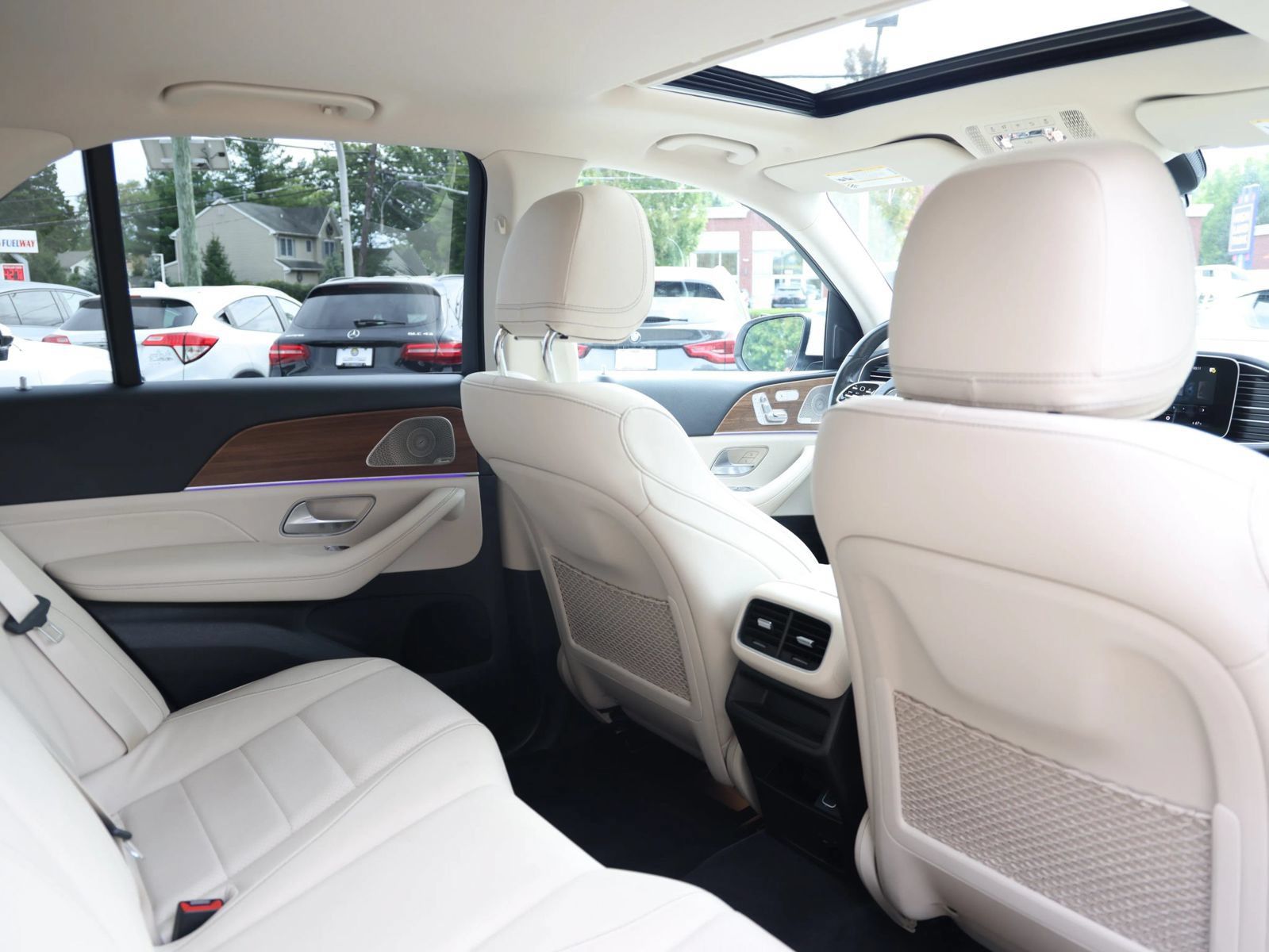 Used 2022 Mercedes-Benz GLE 350 4MATIC w/ AMG Line Exterior image 22