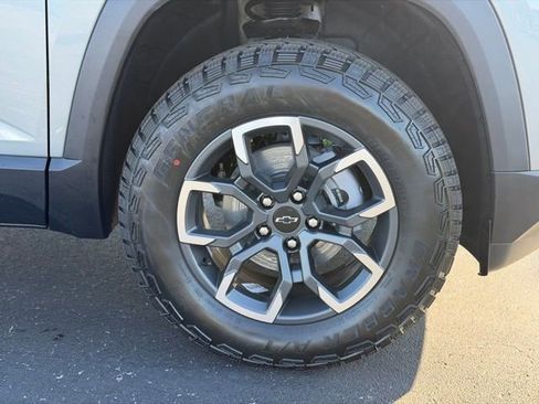 New 2026 Chevrolet Equinox ACTIV FWD image 18