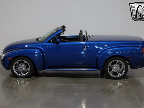 Used 2006 Chevrolet SSR w/ Preferred Equipment Group image 13