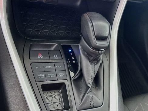 Certified 2024 Toyota RAV4 XLE w/ Convenience Package AWD/4WD image 15