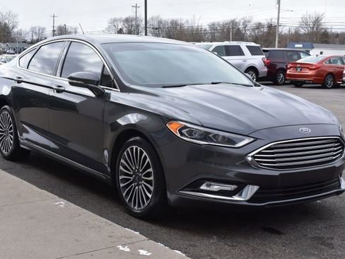 Used 2017 Ford Fusion SE image 11