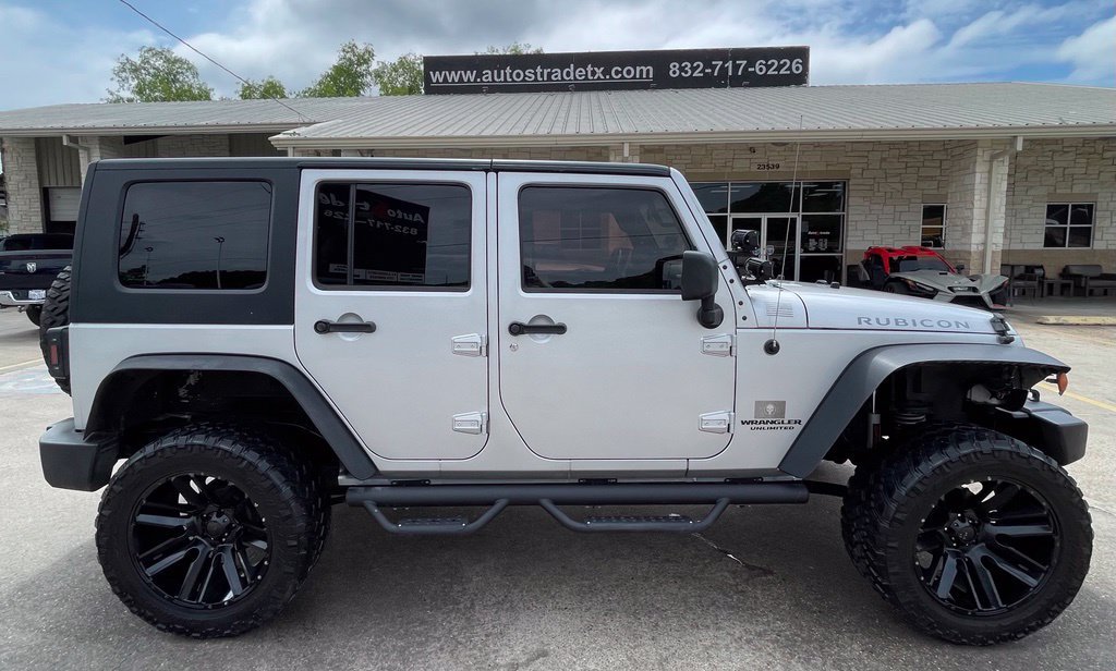 Used 2010 Jeep Wrangler Unlimited Rubicon AWD/4WD image 6