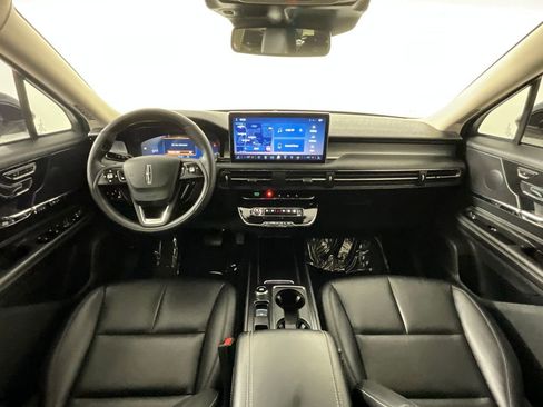 Used 2023 Lincoln Corsair FWD image 10