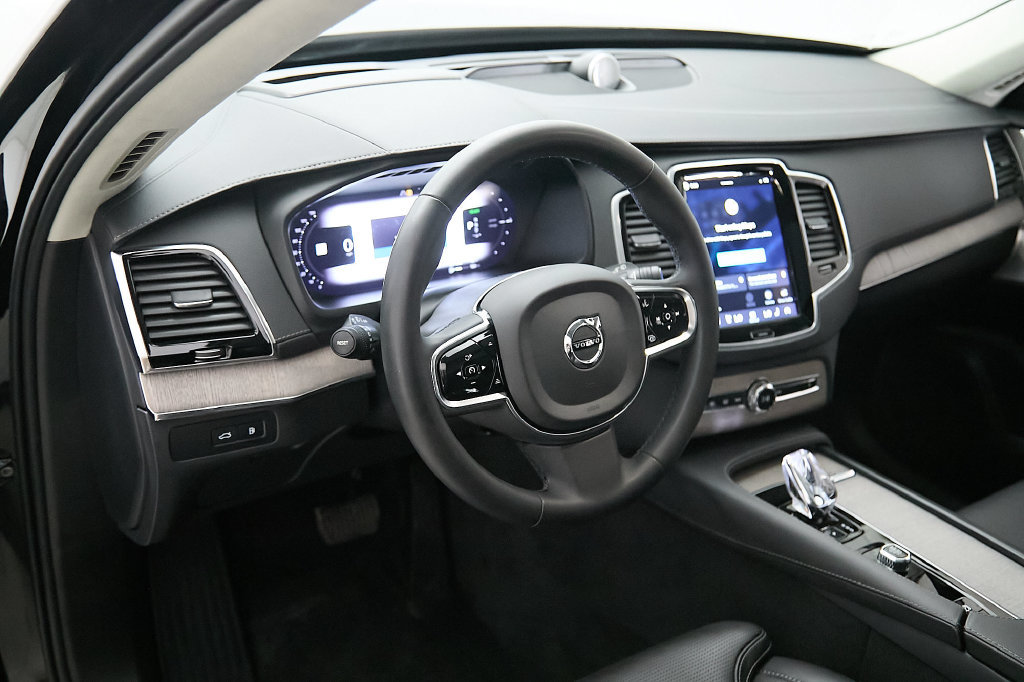 Certified 2024 Volvo XC90 T8 Ultimate w/ Lounge Package AWD/4WD image 14