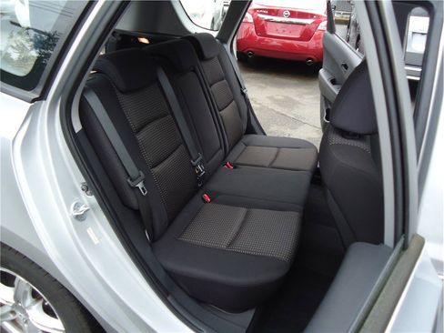 Used 2010 Hyundai Elantra GLS image 13