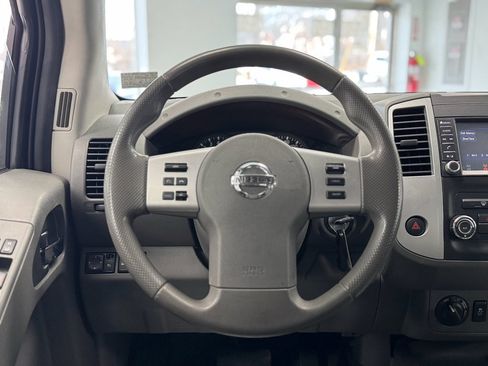 Used 2019 Nissan Frontier SV image 15