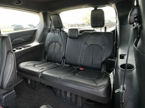 Used 2026 Chrysler Pacifica Select FWD image 20
