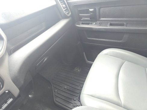 Used 2022 RAM 2500 Tradesman w/ Chrome Appearance Group image 24