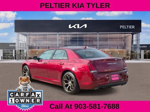 Used 2018 Chrysler 300 S w/ 300S Premium Group image 5