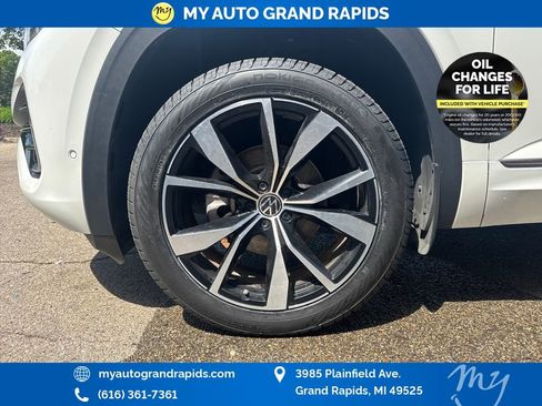 Used 2024 Volkswagen Atlas SEL Premium R-Line AWD/4WD image 30