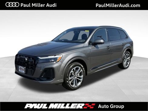 Used 2025 Audi Q7 2.0T Premium w/ Convenience Plus Package AWD/4WD image 1