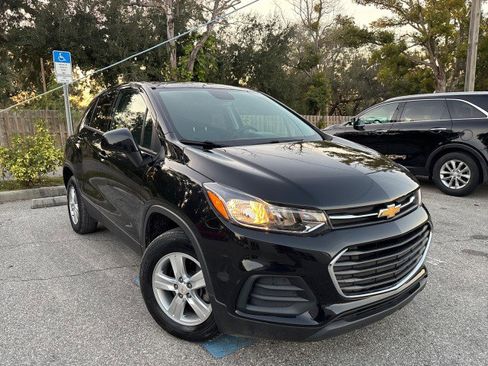 Used 2020 Chevrolet Trax LS w/ Tint and Cruise Package image 4