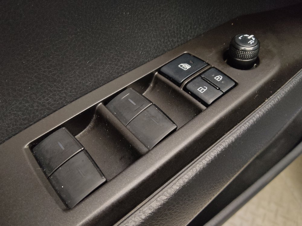 Used 2022 Toyota Camry LE FWD image 27