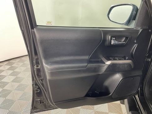 Used 2021 Toyota Tacoma Limited AWD/4WD image 19