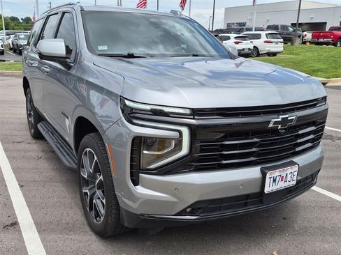 Used 2025 Chevrolet Tahoe RST w/ Comfort Package AWD/4WD image 3