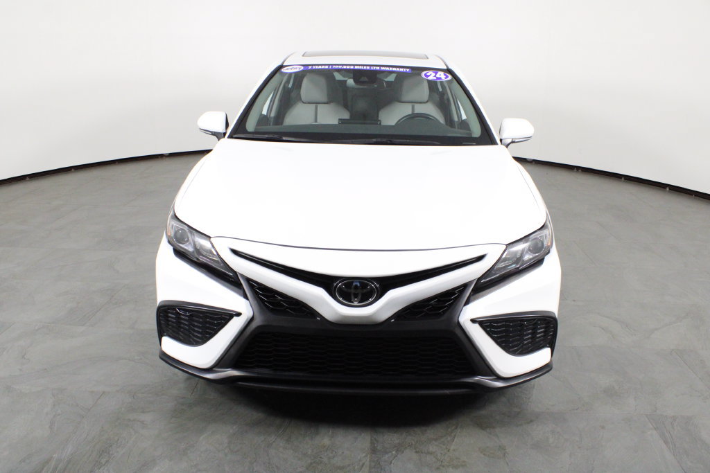 Used 2024 Toyota Camry SE w/ Convenience Package FWD image 12