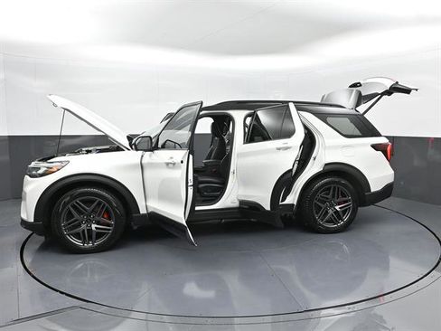 Used 2025 Ford Explorer ST AWD/4WD image 55