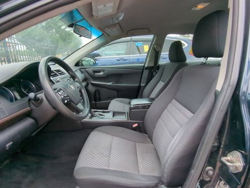 Used 2016 Toyota Camry LE FWD image 6