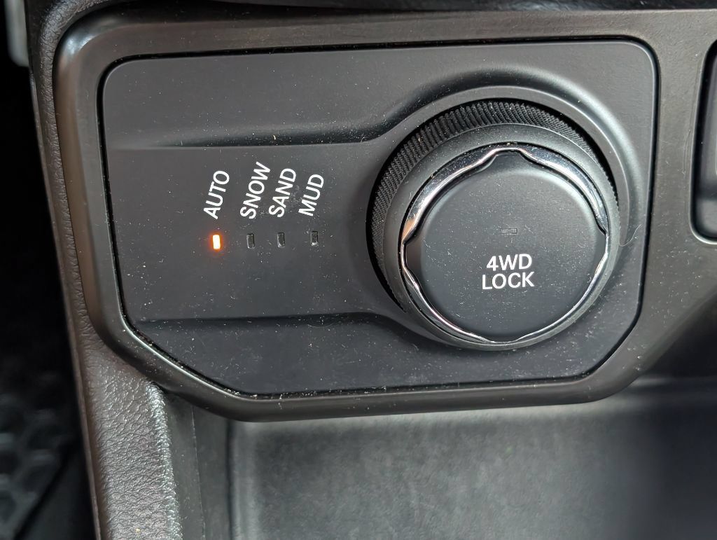 Used 2022 Jeep Renegade Altitude w/ Convenience Group AWD/4WD image 20