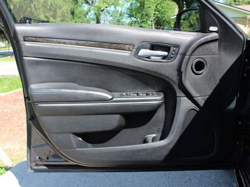 Used 2016 Chrysler 300 C AWD/4WD image 13