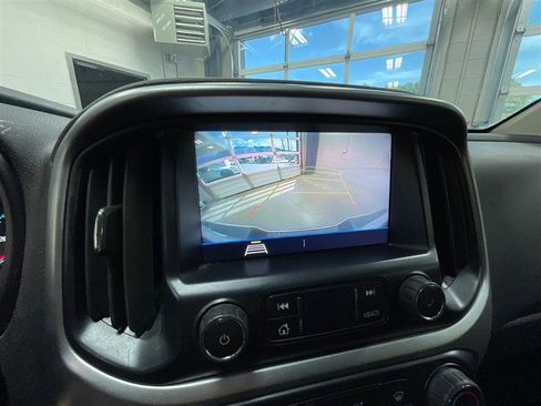 Used 2022 Chevrolet Colorado LT w/ Fleet Safety Package RWD image 17