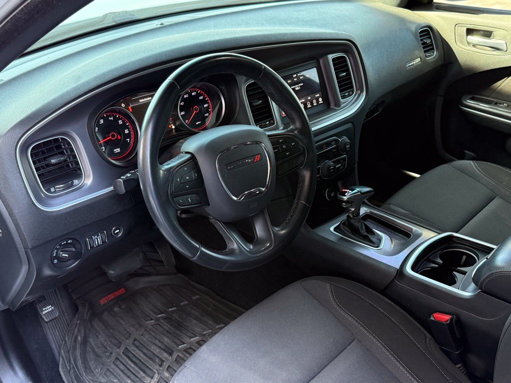 Used 2020 Dodge Charger SXT RWD image 9