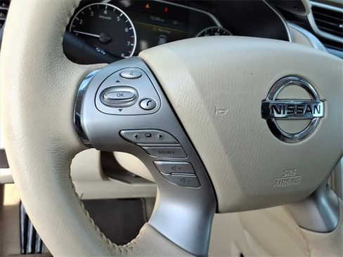 Used 2015 Nissan Murano SV w/ Premium Package image 10