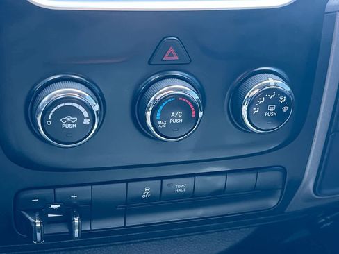 Used 2014 RAM 1500 ST w/ SXT Appearance Group AWD/4WD image 19