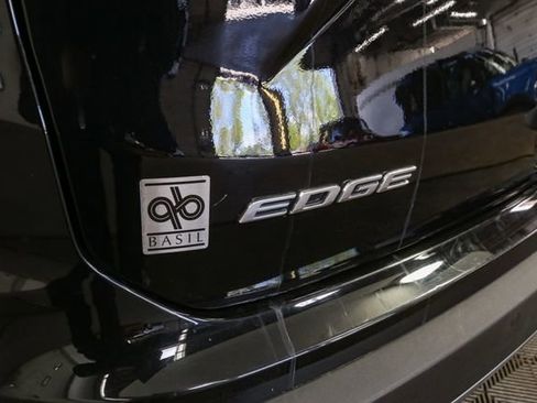 Used 2019 Ford Edge SEL w/ Equipment Group 201A AWD/4WD image 9