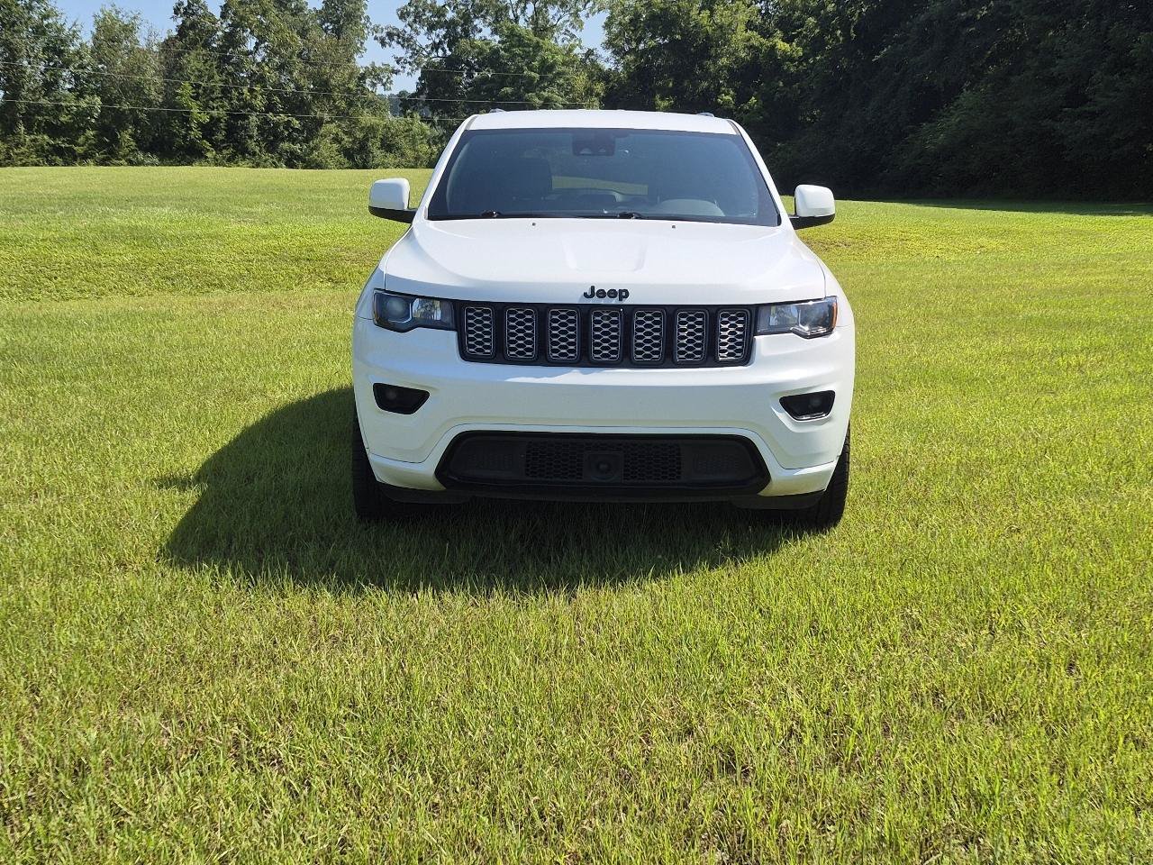 Used 2022 Jeep Grand Cherokee Laredo X RWD image 14