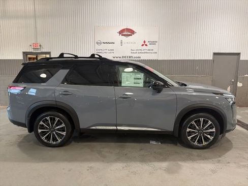 New 2026 Nissan Pathfinder Platinum image 2