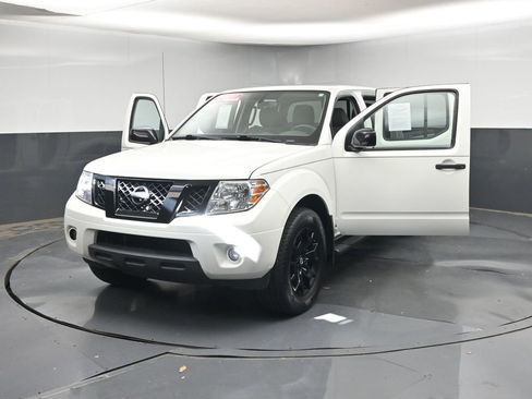 Used 2020 Nissan Frontier SV w/ Midnight Edition Floor Mats RWD image 42