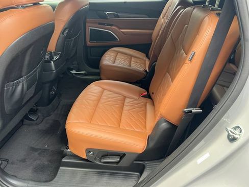 Used 2025 Kia Telluride AWD image 26
