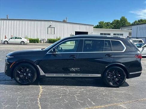 Used 2025 BMW X7 xDrive40i w/ Premium Package AWD/4WD image 7