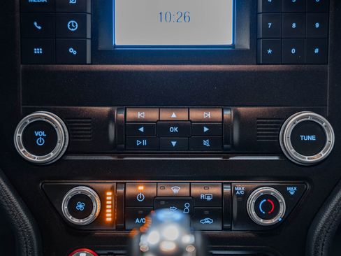 Certified 2022 Ford Mustang Coupe image 28