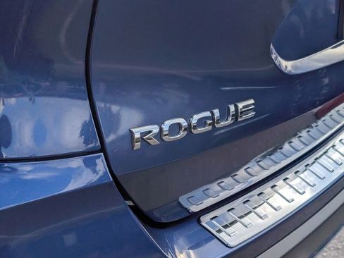 Used 2017 Nissan Rogue SV FWD image 14