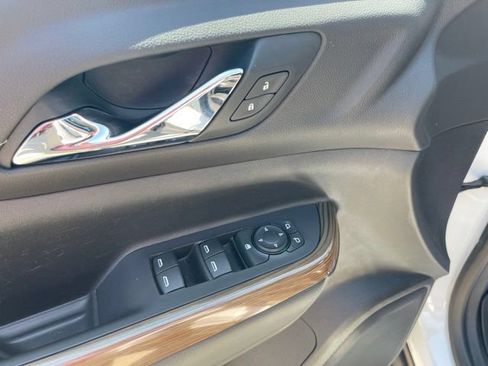 Used 2019 GMC Acadia SLE w/ LPO, Floor Liner Package FWD image 17