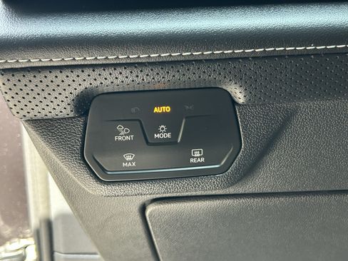 Used 2024 Volkswagen Atlas SE FWD image 21