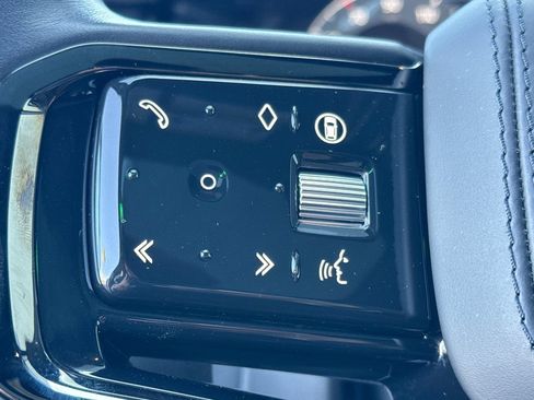 Certified 2025 Land Rover Range Rover Velar Dynamic SE AWD/4WD image 28